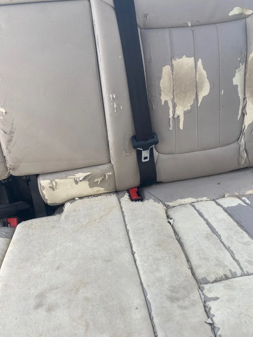 Foto de ENGANCHE CINTURON TRASERO IZQUIERDO PEUGEOT 3008 1.6 16V (120 CV / 88 KW)