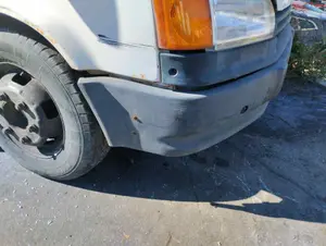 Foto de PARAGOLPES DELANTERO FORD TRANSIT FURGÓN (CY/DY)(1986) 2.5 Diesel (80 CV / 59 KW) foto 4