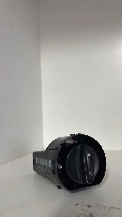Foto de MANDO LUCES AUDI A6 AVANT (4B5) referencia BK74B1941531C