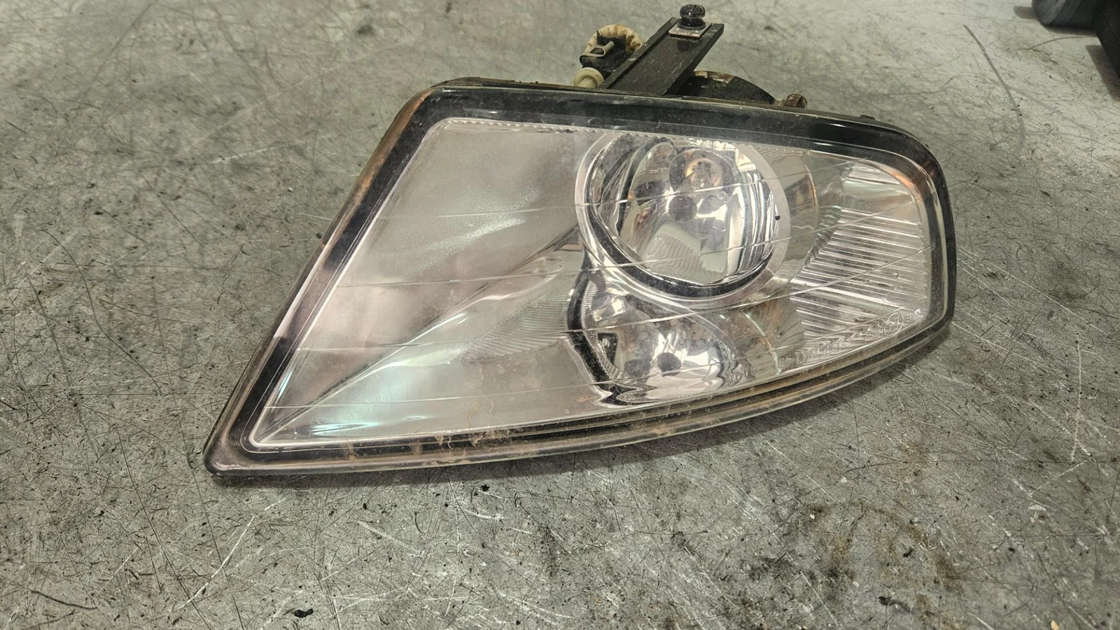 Foto de FARO ANTINIEBLA IZQUIERDO FORD MONDEO TURNIER (GE) 2.0 TDCi CAT (131 CV / 96 KW) referencia 04840973