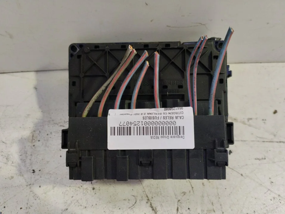 Foto de CAJA RELES / FUSIBLES CITROEN C5 BERLINA 2.0 HDi CAT (RHZ / DW10ATED) (107 CV / 79 KW) referencia 9641258080