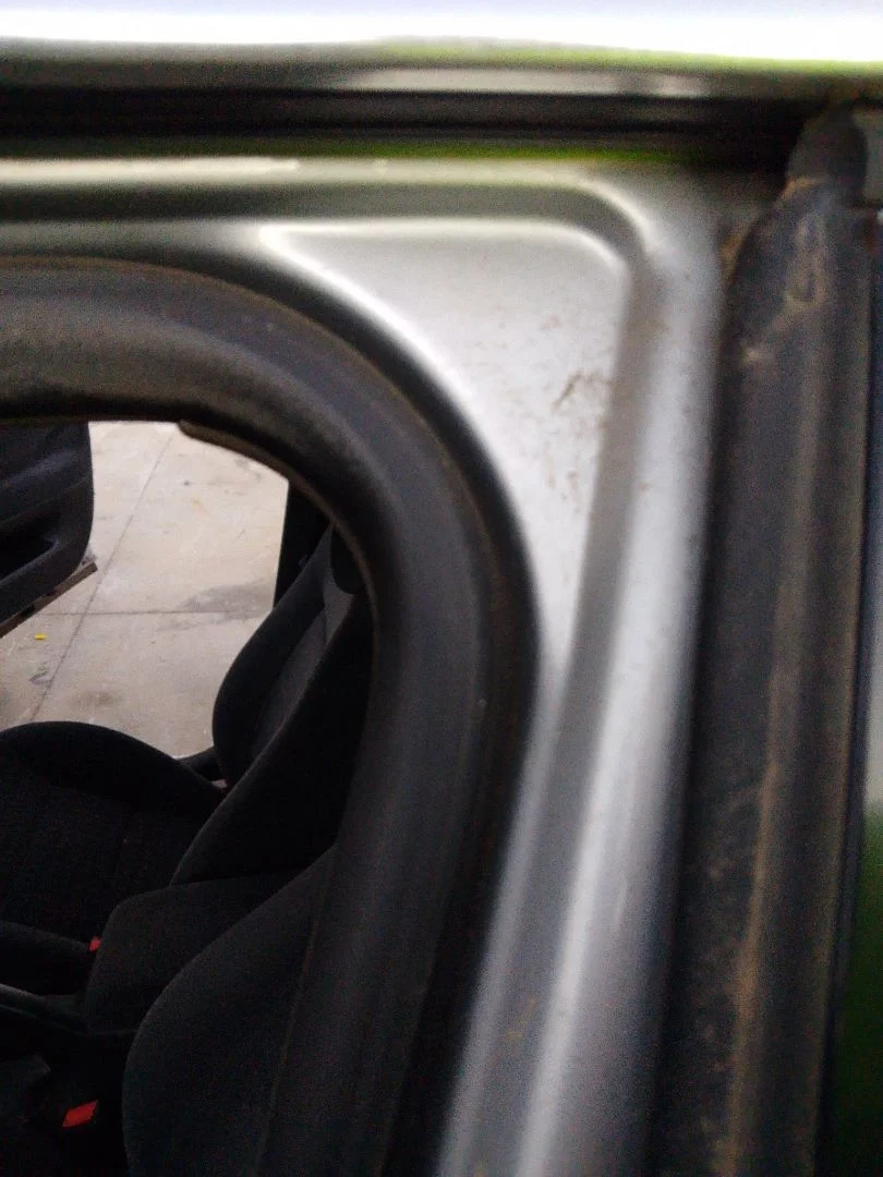Foto de GOMAS CONTORNO PUERTA VOLKSWAGEN PASSAT BERLINA (3B3) 1.9 TDI (131 CV / 96 KW)