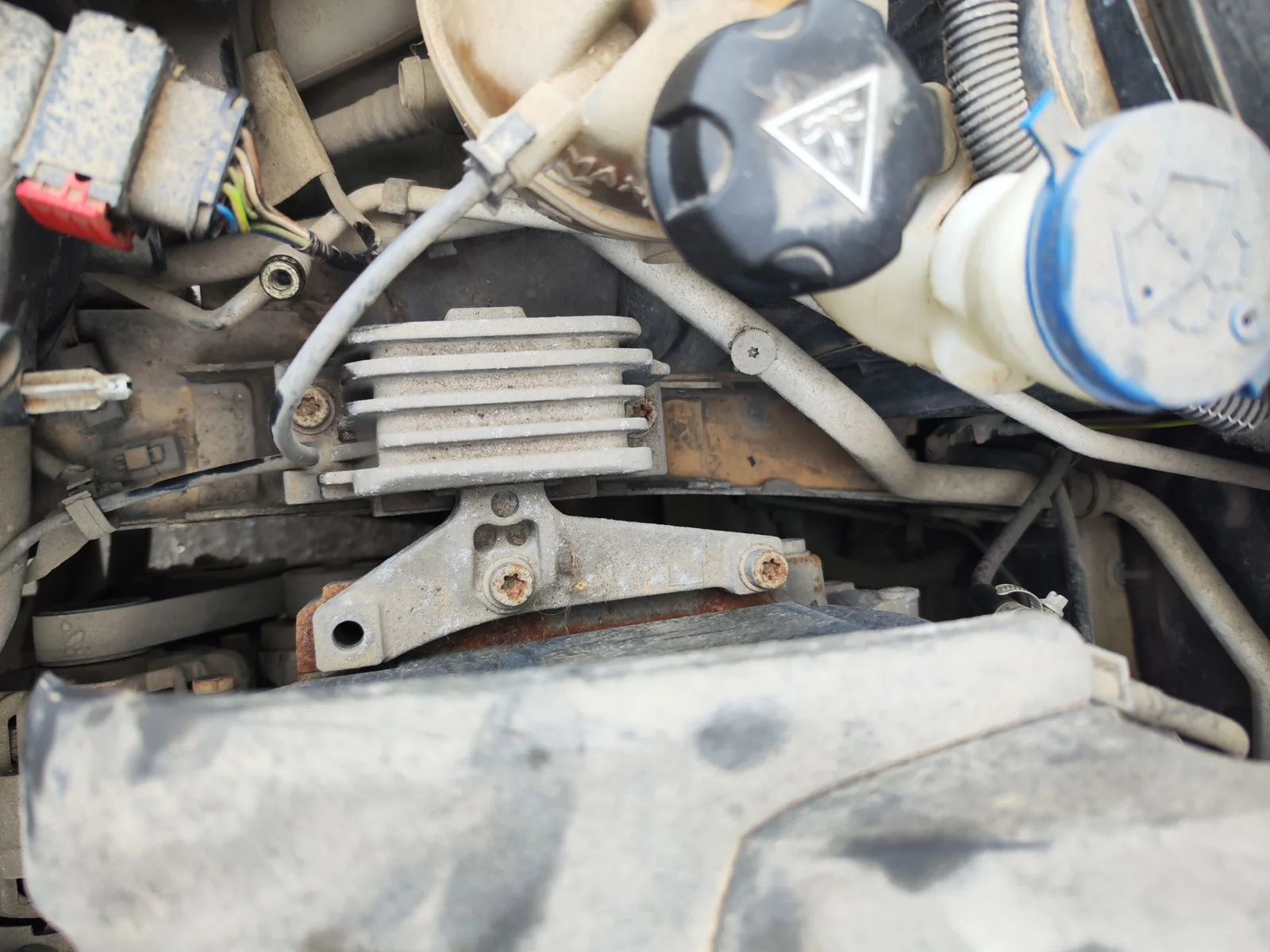 Foto de TUBOS AIRE ACONDICIONADO PEUGEOT 207 1.4 16V CAT (KFU / ET3J4) (88 CV / 65 KW) referencia 9800975380