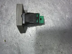 Foto de INTERRUPTOR CITROEN XSARA BERLINA 1.6 16V CAT (NFU / TU5JP4) (109 CV / 80 KW) referencia 96553146CL foto 2