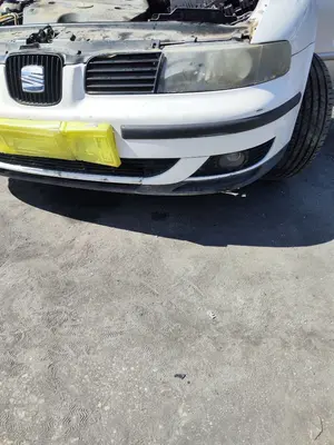 Foto de PARAGOLPES DELANTERO SEAT LEON (1M1) 1.9 TDI (90 CV / 66 KW) foto 5