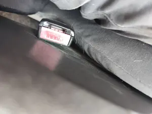 Foto de ENGANCHE CINTURON DELANTERO IZQUIERDO RENAULT MEGANE II BERLINA 3P 1.9 dCi Diesel (120 CV / 88 KW)