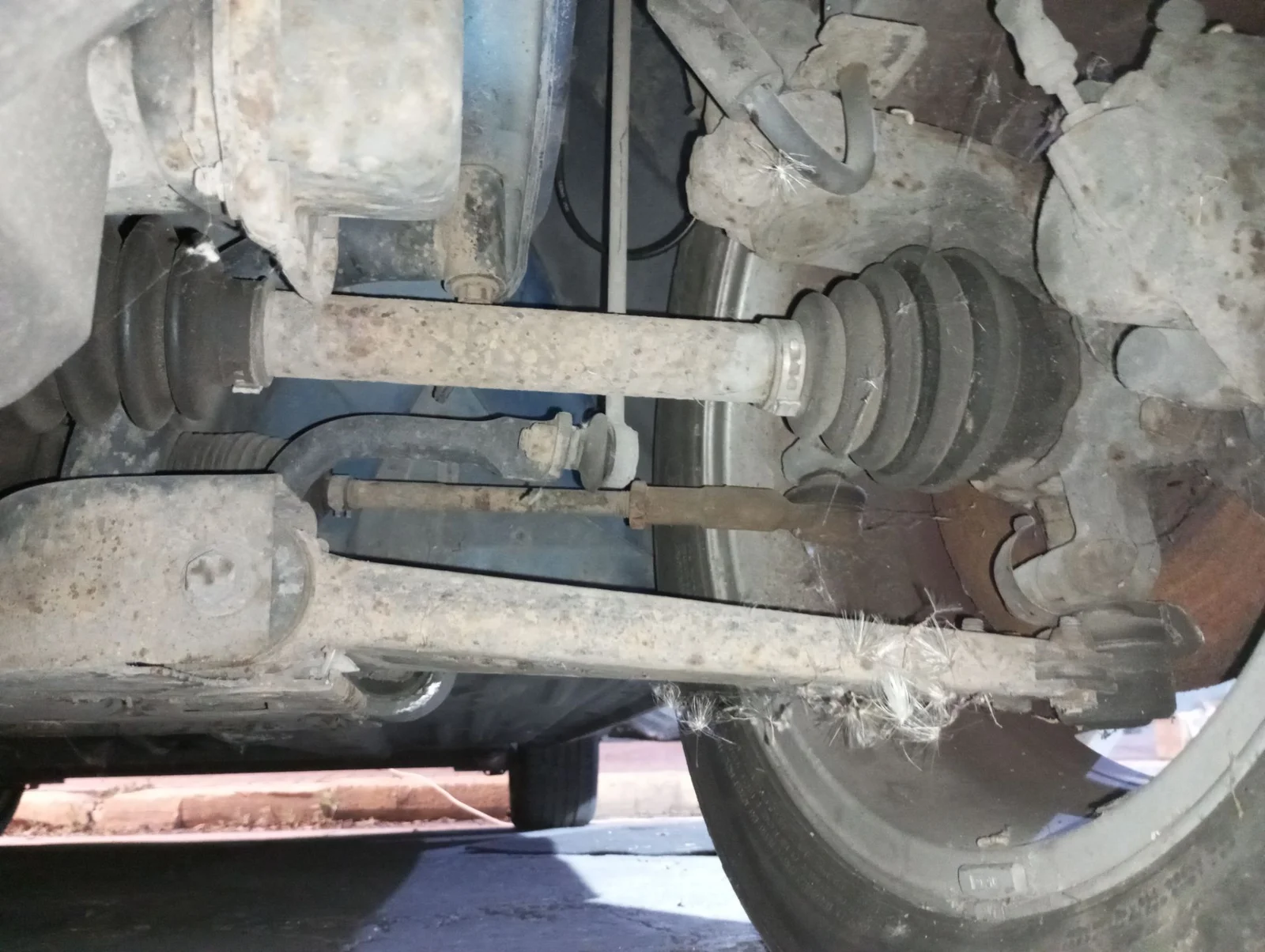 Foto de TRANSMISION DELANTERA IZQUIERDA FORD FIESTA (CBK) 1.4 16V CAT (80 CV / 59 KW) referencia 1493223