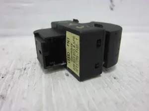 Foto de MANDO ELEVALUNAS DELANTERO DERECHO AUDI A4 BERLINA (8E) 2.0 16V FSI (150 CV / 110 KW) referencia 8Z0959855A foto 3