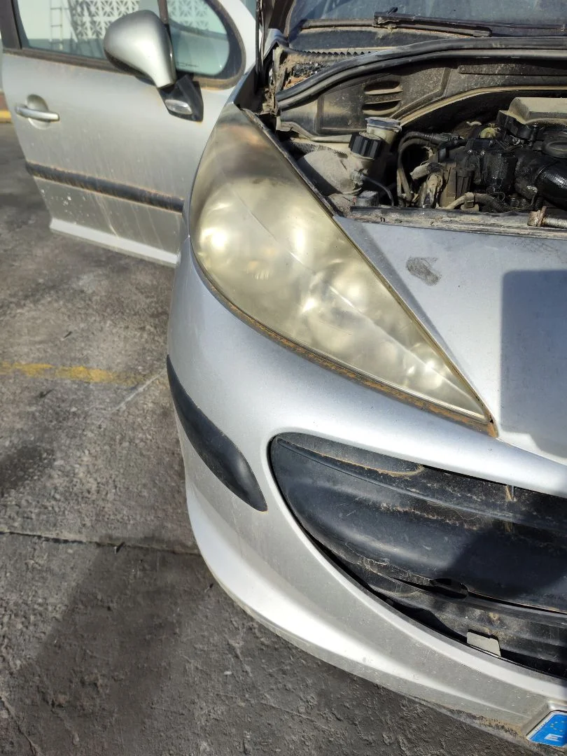 Foto de FARO DERECHO PEUGEOT 207 1.4 HDi (68 CV / 50 KW) referencia 620695