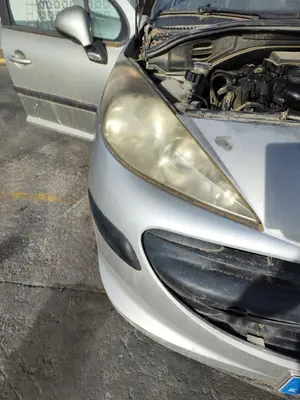 Foto de FARO DERECHO PEUGEOT 207 1.4 HDi (68 CV / 50 KW) referencia 620695