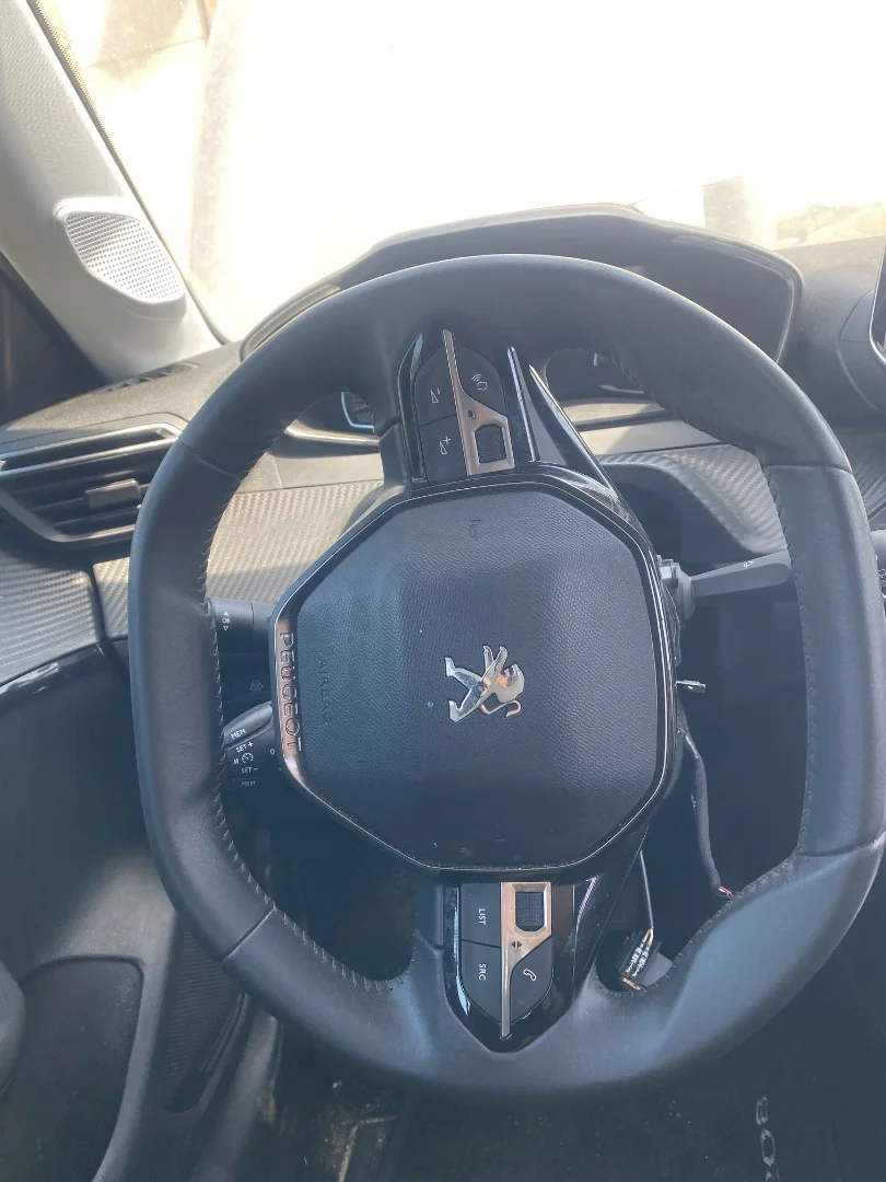 Foto de AIRBAG DELANTERO IZQUIERDO PEUGEOT 208 (P2) 1.2 PureTech (74 CV / 55 KW) referencia 98304344ZD