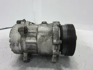 Foto de COMPRESOR AIRE ACONDICIONADO VOLKSWAGEN GOLF IV BERLINA (1J1)(10.1997) 1.9 TDI (131 CV / 96 KW) referencia 1JO820803K foto 8
