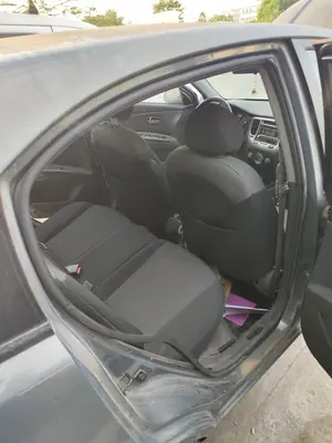 Foto de GOMAS CONTORNO PUERTA KIA RIO (JB) 1.5 CRDi (110 CV / 81 KW) referencia 863721G001 foto 3