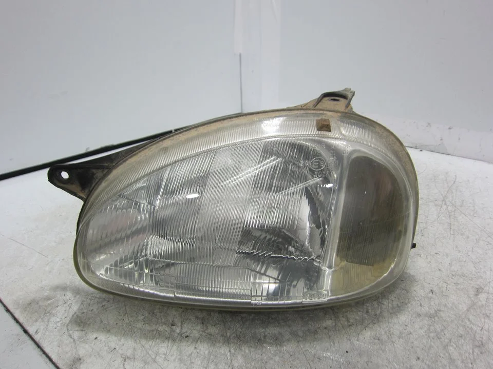 Foto de FARO IZQUIERDO OPEL CORSA B 1.7 Diesel (57 CV / 42 KW) referencia 5027