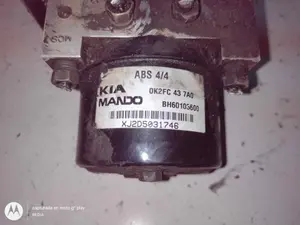 Foto de ABS KIA CARENS (RS) 2.0 Turbodiesel CAT (113 CV / 83 KW) referencia 0K2FC437A0 foto 4