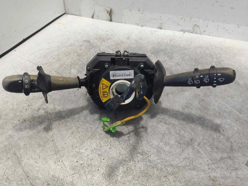 Foto de MANDO MULTIFUNCION ALFA ROMEO 147 (190) 1.6 16V CAT (105 CV / 77 KW) referencia 735293303
