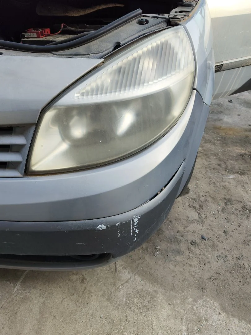 Foto de FARO IZQUIERDO RENAULT SCENIC II (JM) 1.9 dCi Diesel (120 CV / 88 KW) referencia 7701064132