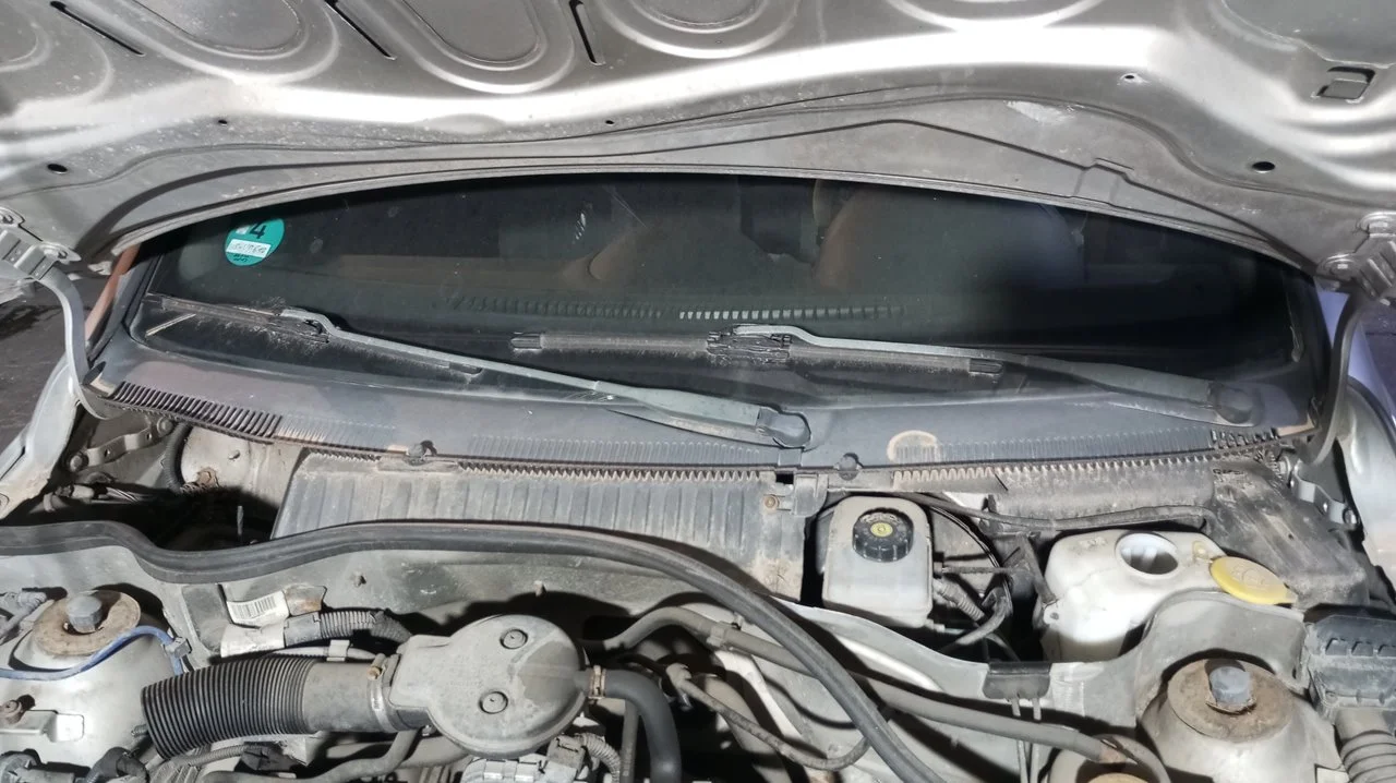 Foto de MOTOR LIMPIA DELANTERO OPEL CORSA C 1.2 16V CAT (Z 12 XE / LW4) (75 CV / 55 KW) referencia 23001902