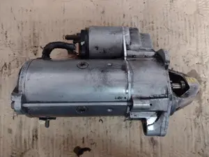 Foto de MOTOR ARRANQUE AUDI A4 BERLINA (B5) referencia 068911024E foto 3