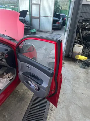 Foto de GOMAS CONTORNO PUERTA KIA PICANTO (SA) 1.1 CAT (65 CV / 48 KW)