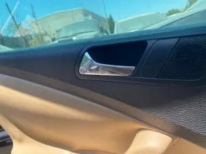 Foto de MANETA INTERIOR TRASERA IZQUIERDA VOLKSWAGEN PASSAT BERLINA (3C2) 2.0 TDI (140 CV / 103 KW) referencia 3C4839113P ZNX