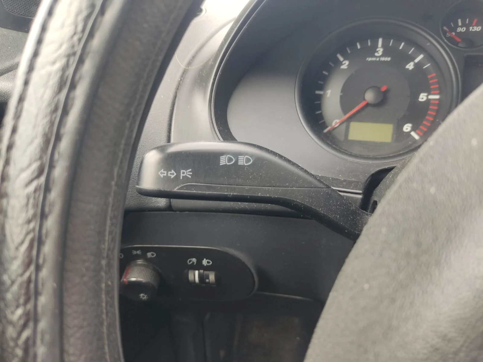 Foto de MANDO INTERMITENTES SEAT IBIZA (6L1) 1.9 TDI (101 CV / 74 KW)
