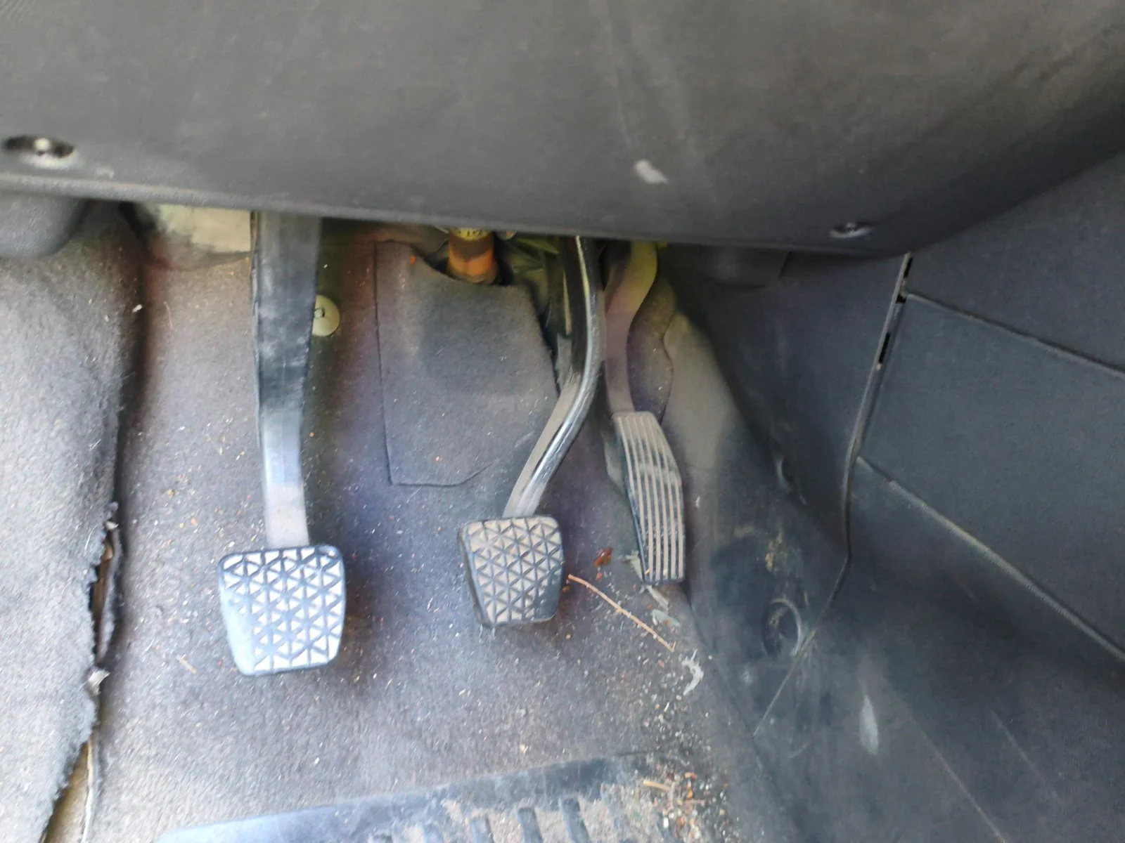 Foto de PEDAL FRENO OPEL MERIVA 1.7 16V DTI CAT (Y 17 DT / LR6) (75 CV / 55 KW) referencia 93389935