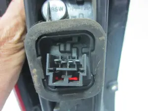 Foto de PILOTO TRASERO DERECHO FIAT GRANDE PUNTO (199) 1.3 16V JTD CAT (75 CV / 55 KW) referencia 0051701589 foto 2
