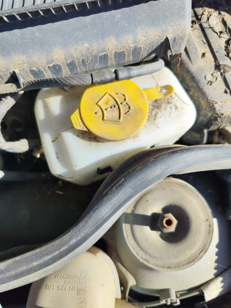 Foto de DEPOSITO LIMPIA OPEL CORSA C 1.2 16V CAT (Z 12 XEP / LB4) (80 CV / 59 KW)