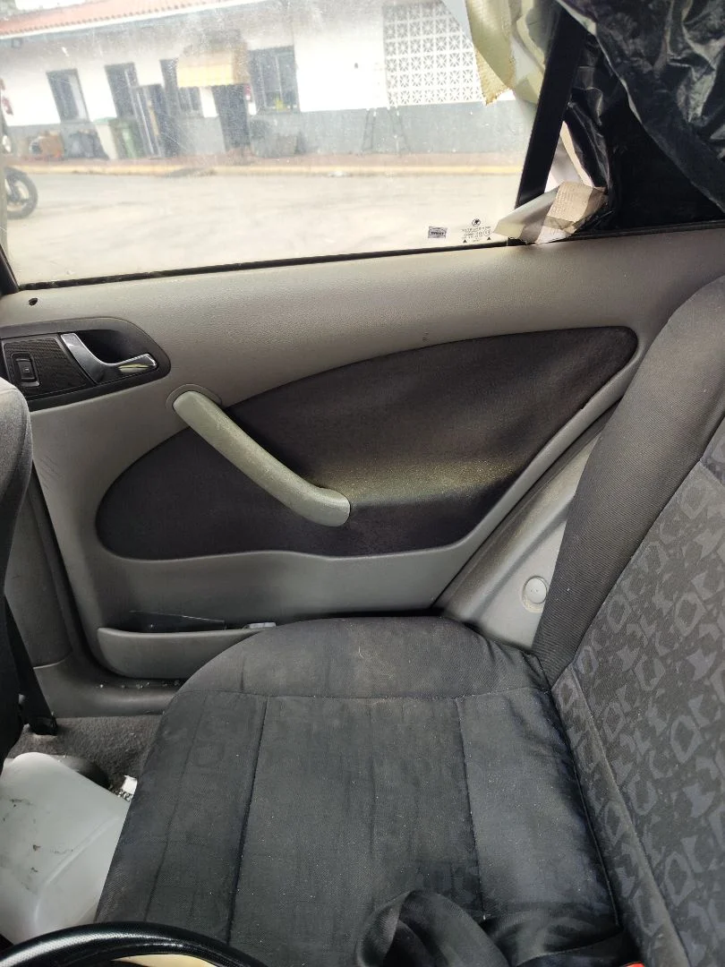 Foto de GUARNECIDO PUERTA TRASERA DERECHA SKODA OCTAVIA BERLINA (1U2) 1.9 TDI (90 CV / 66 KW) referencia 1U4867212