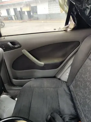Foto de GUARNECIDO PUERTA TRASERA DERECHA SKODA OCTAVIA BERLINA (1U2) 1.9 TDI (90 CV / 66 KW) referencia 1U4867212