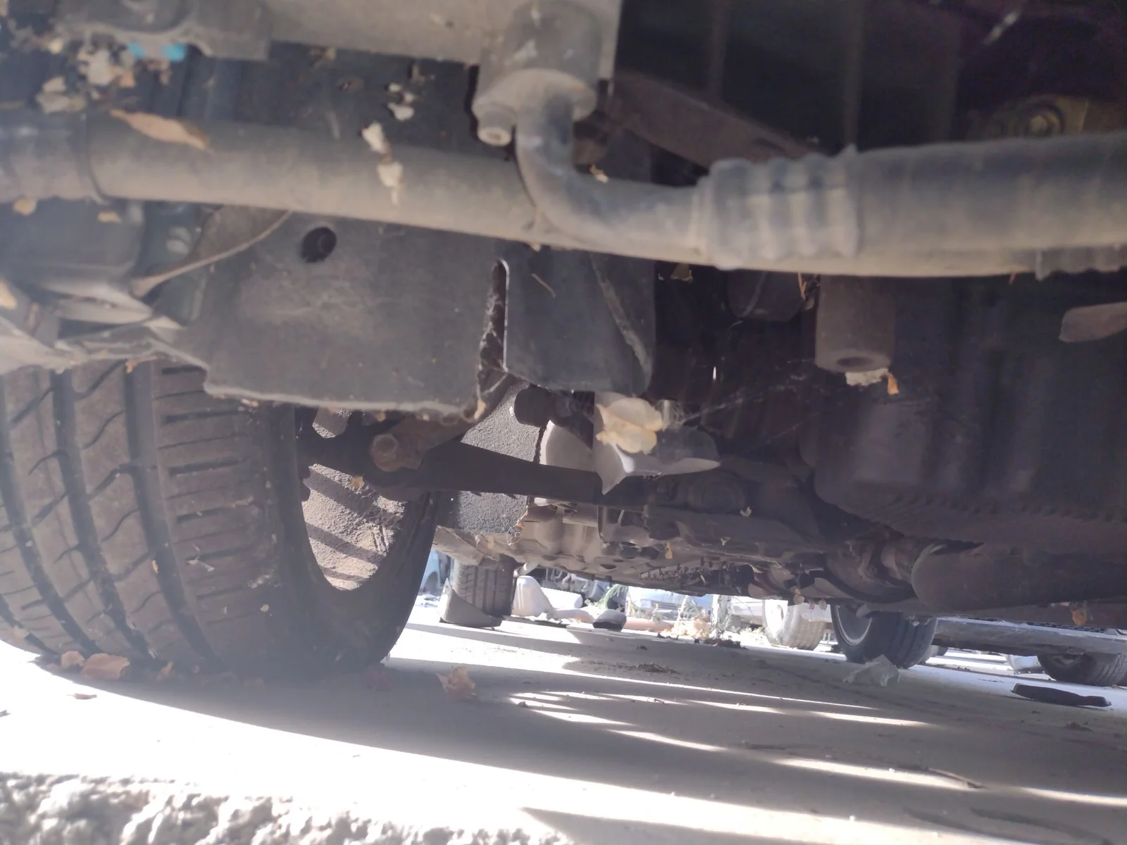Foto de BRAZO SUSPENSION DELANTERO DERECHO ALFA ROMEO GT (125) 1.9 JTD (M) 16V CAT (150 CV / 110 KW) referencia 0051834094