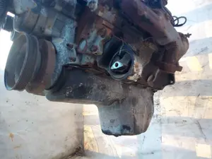 Foto de MOTOR COMPLETO CHRYSLER JEEP GR.CHEROKEE (ZJ)/(Z) 5.2 V8 CAT (211 CV / 155 KW) referencia ELF foto 5