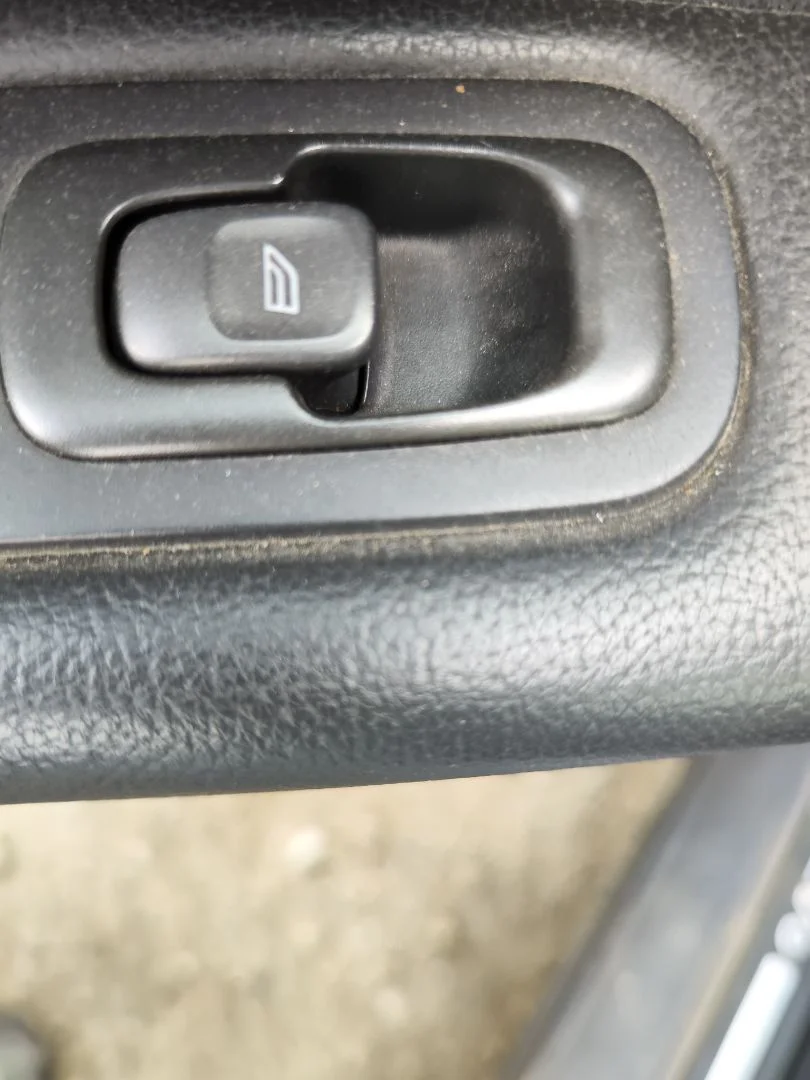 Foto de MANDO ELEVALUNAS TRASERO IZQUIERDO VOLVO S80 BERLINA 2.4 CAT (140 CV / 103 KW)