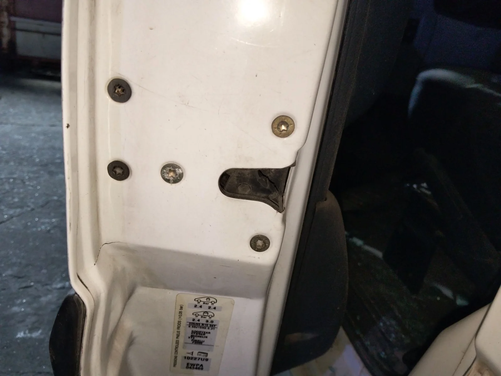 Foto de CERRADURA PUERTA DELANTERA IZQUIERDA PEUGEOT EXPERT FURGÓN COMFORT (1995)