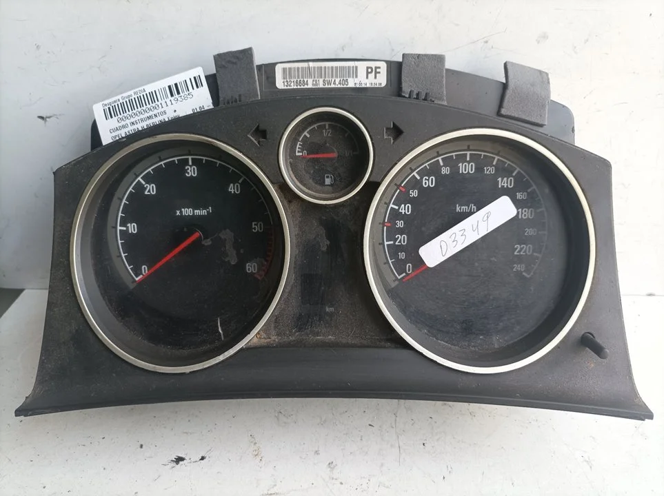 Foto de CUADRO INSTRUMENTOS OPEL ASTRA H BERLINA 1.3 16V CDTI CAT (Z 13 DTH / L4I) (90 CV / 66 KW) referencia 13216684