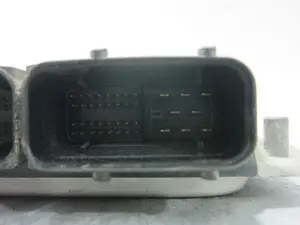 Foto de CENTRALITA MOTOR UCE SKODA FABIA (6Y2/6Y3) 1.4 TDI (69 CV / 51 KW) referencia 045906019BR foto 4