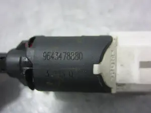 Foto de INTERRUPTOR PEUGEOT 307 BREAK / SW (S1)(04.2002) 2.0 HDi FAP CAT (107 CV / 79 KW) referencia 9643478880 foto 2