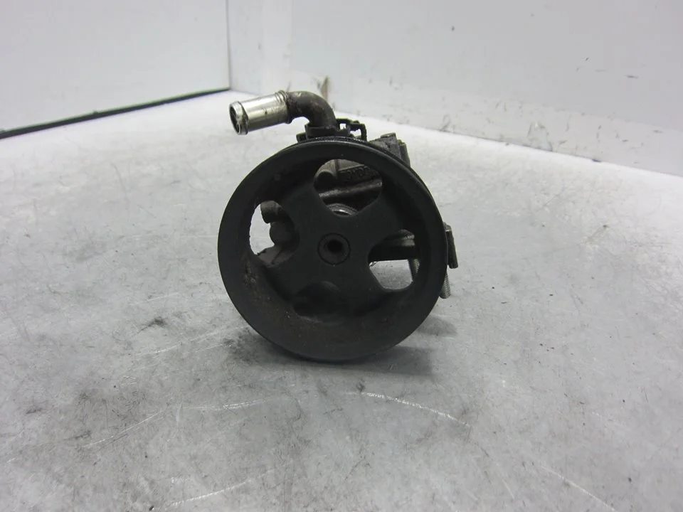 Foto de BOMBA DIRECCION FORD TOURNEO CONNECT (TC7) 1.8 TDCi CAT (90 CV / 66 KW) referencia 2T143A696A