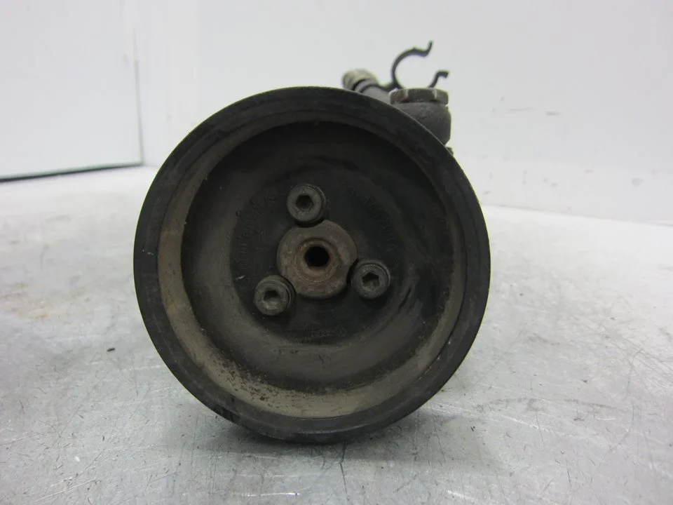 Foto de BOMBA DIRECCION VOLKSWAGEN POLO III (6N1) referencia 030145269A