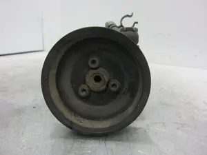 Foto de BOMBA DIRECCION VOLKSWAGEN POLO III (6N1) referencia 030145269A