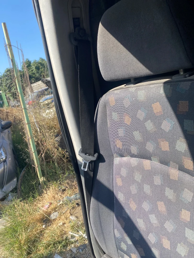 Foto de CINTURON SEGURIDAD DELANTERO DERECHO MERCEDES-BENZ VITO FURGÓN (639) 2.1 CDI CAT (109 CV / 80 KW) referencia A6398603985 9A86