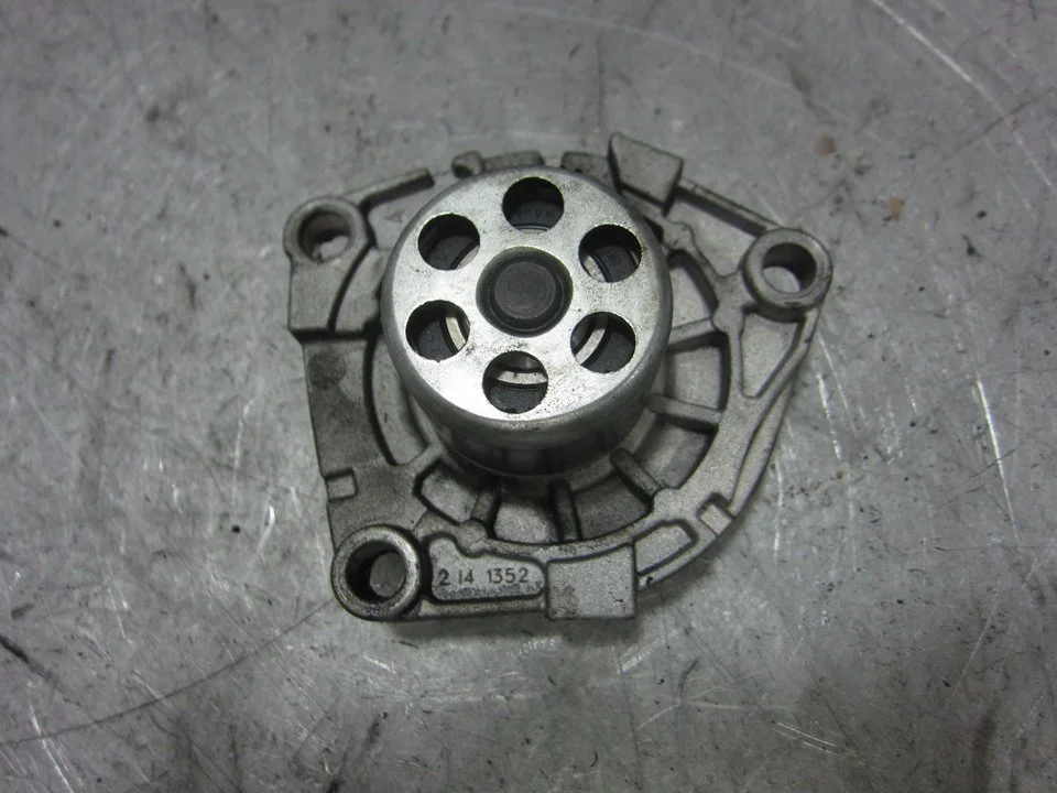 Foto de BOMBA AGUA OPEL ZAFIRA B referencia 0520046