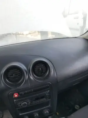 Foto de SALPICADERO SEAT CORDOBA BERLINA (6L2) 1.9 SDI (64 CV / 47 KW) referencia 6L1857003M FKZ foto 2