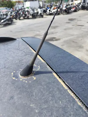Foto de BASE DE ANTENA VOLKSWAGEN PASSAT VARIANT (3B5) 1.9 TDI (110 CV / 81 KW)
