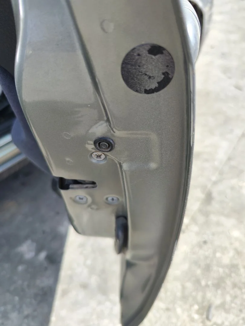 Foto de CERRADURA PUERTA DELANTERA DERECHA NISSAN PRIMERA BERLINA (P12) 1.9 16V Turbodiesel CAT (120 CV / 88 KW) referencia 80500BA20B