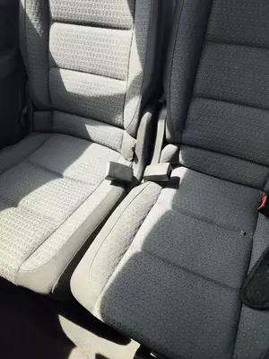Foto de ENGANCHE CINTURON TRASERO DERECHO VOLKSWAGEN TOURAN (1T1) 1.9 TDI (105 CV / 77 KW)