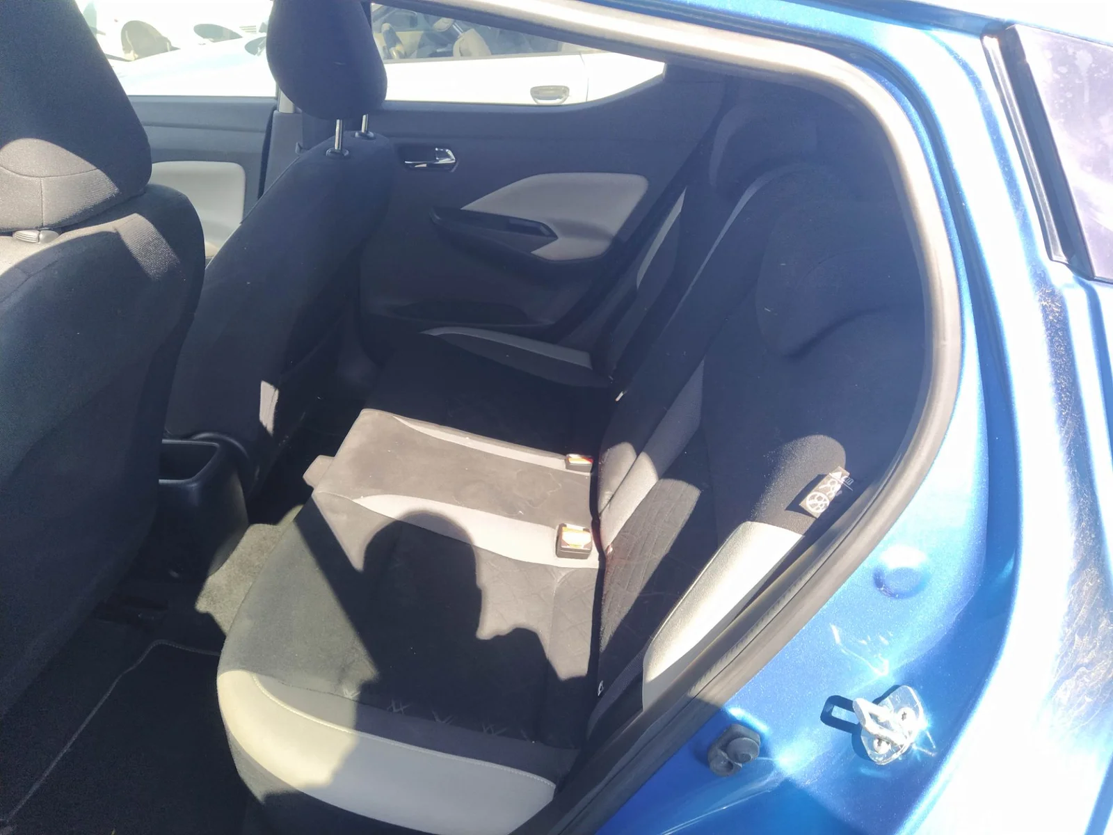 Foto de ENGANCHE CINTURON TRASERO DERECHO NISSAN MICRA (K14) 0.9 CAT (90 CV / 66 KW) referencia 888425FA0A