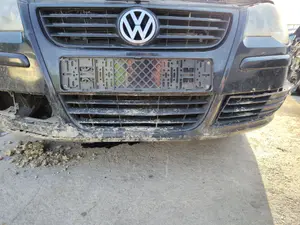 Foto de PARAGOLPES DELANTERO VOLKSWAGEN POLO IV (9N3) 1.9 TDI (101 CV / 74 KW) foto 4
