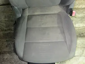 Foto de ASIENTO DELANTERO DERECHO VOLKSWAGEN TOURAN (1T2) 1.9 TDI (105 CV / 77 KW) referencia 1K4881106ME foto 16